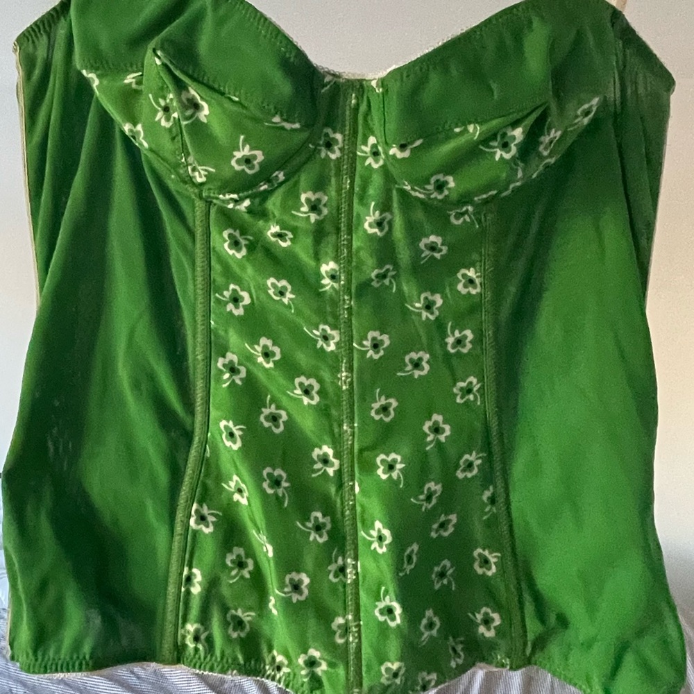 D&G green clover corset/longline top. Sized Italian 42 but would fit well l/xl - Picture 2 of 5